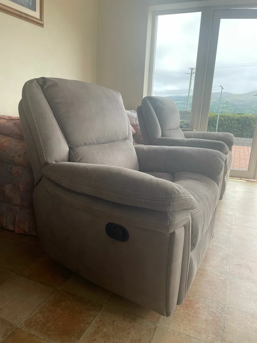 3 Seat Recliner Couch + 2 Armchair Recliners - Image 3