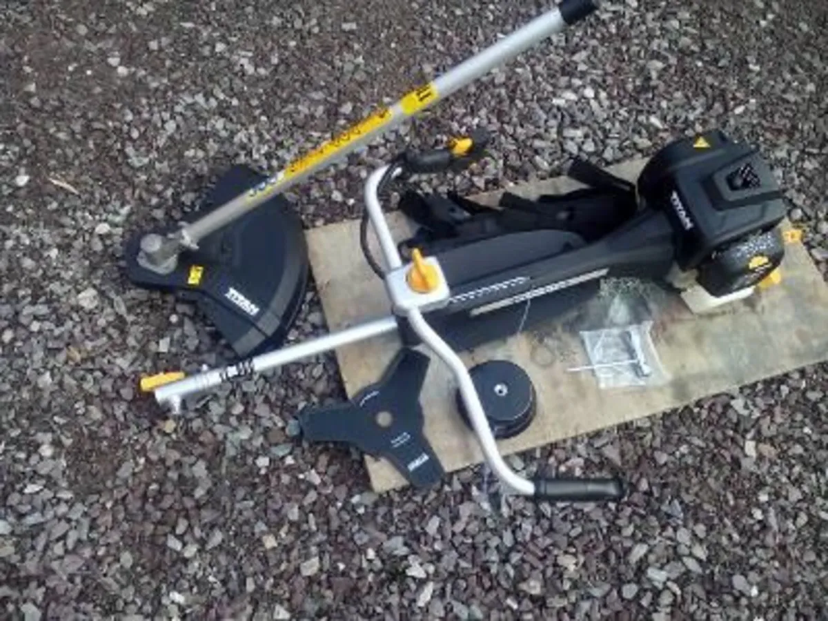 33cc Petrol Brush Cutter / Strimmers. - Image 4