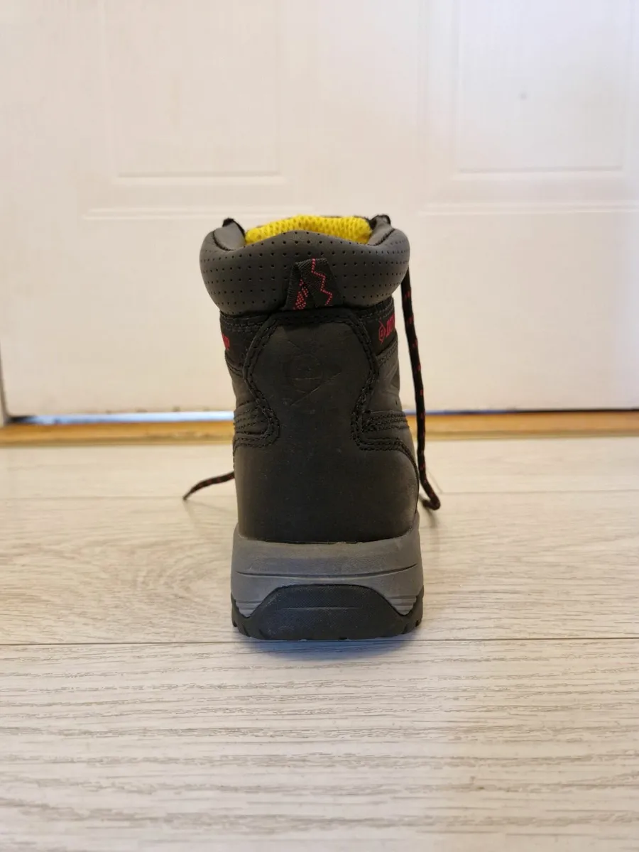 Dunlop Ladies Work Boots - Image 2