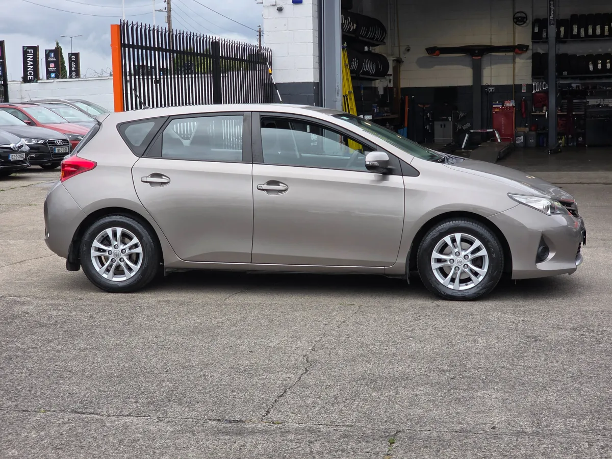Toyota Auris 1.4 Diesel NCT & TAX - Image 3