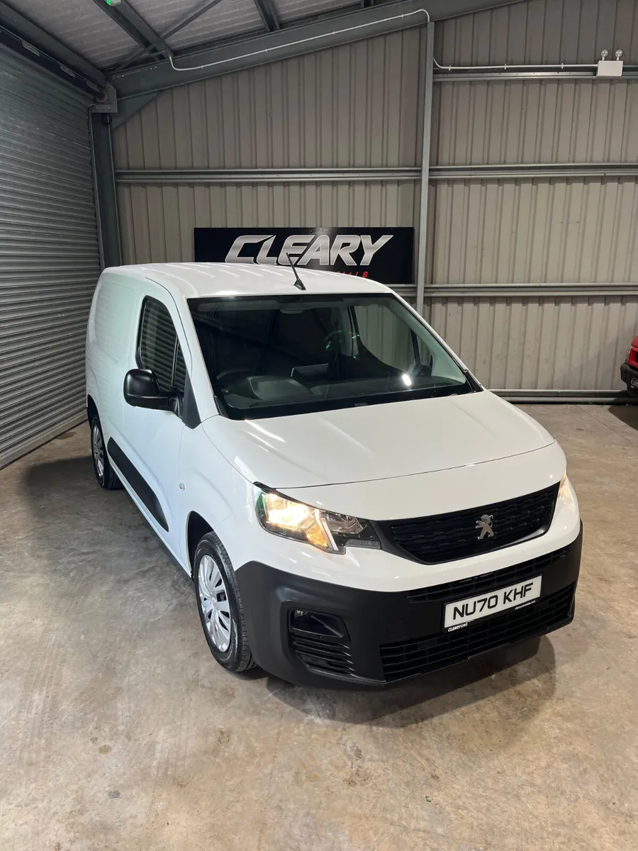 Very Clean Van , 3 seater, 12 Months MOT, - Image 1