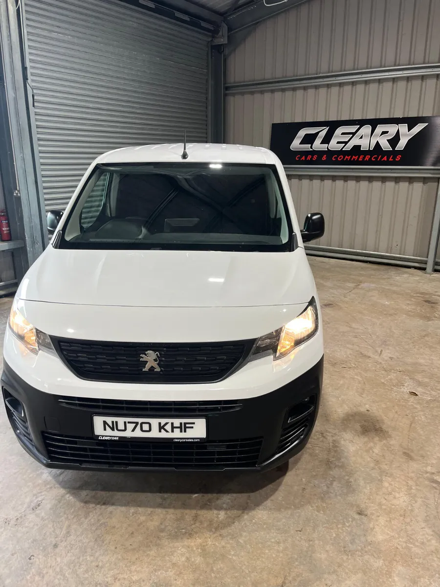 Very Clean Van , 3 seater, 12 Months MOT, - Image 3