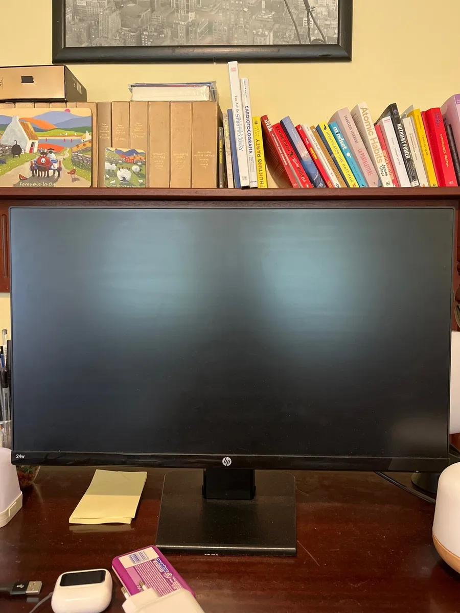 Screen - Image 1