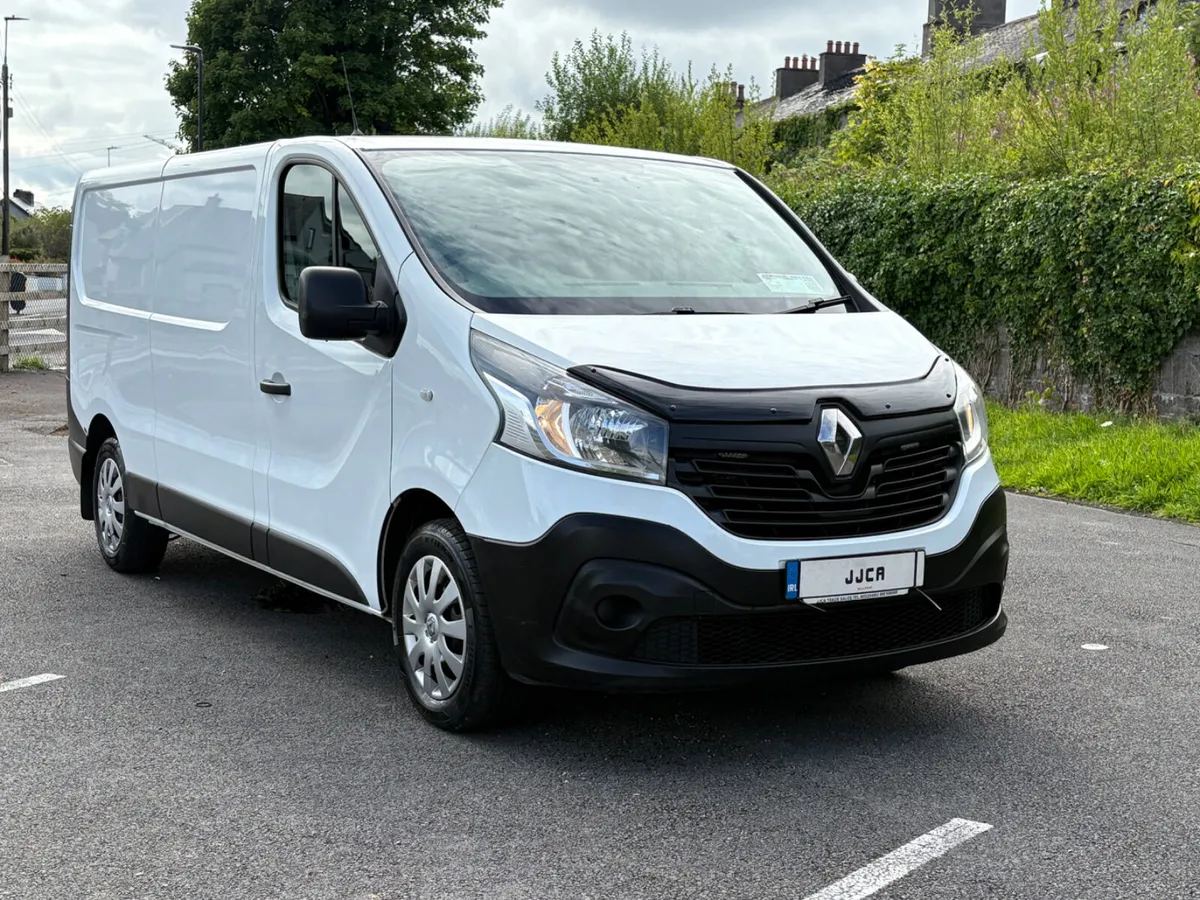 ABSOLUTELY IMMACULATE 2019 LWB TRAFIC - Image 1