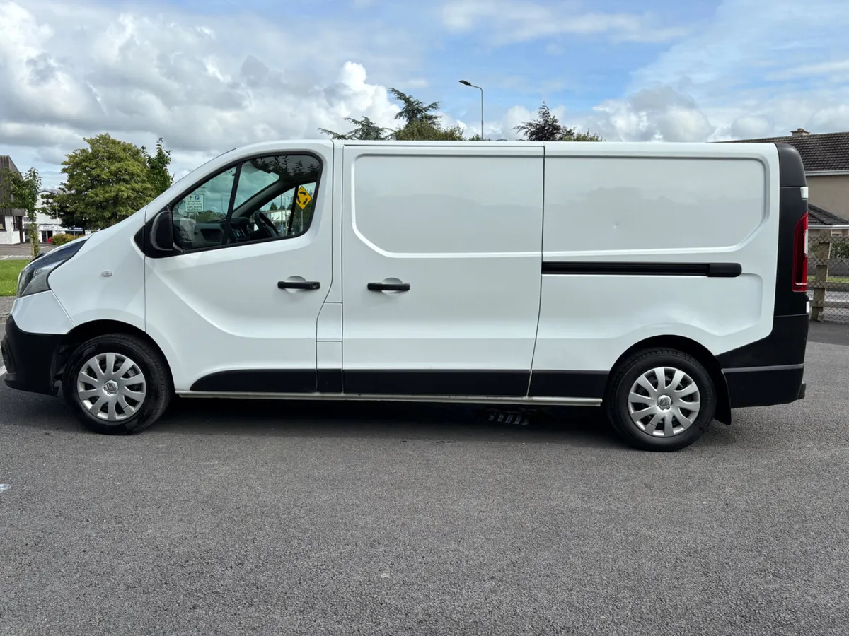 ABSOLUTELY IMMACULATE 2019 LWB TRAFIC - Image 2