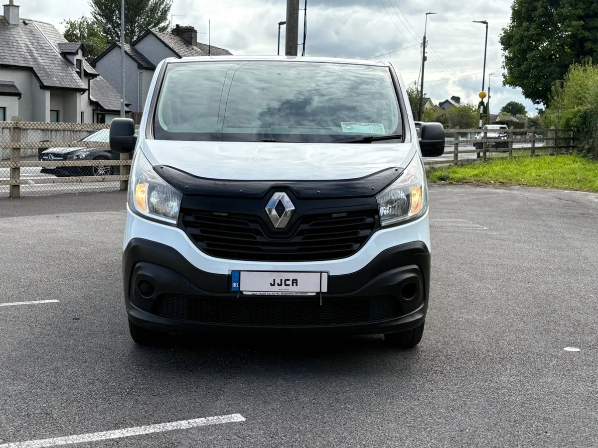 ABSOLUTELY IMMACULATE 2019 LWB TRAFIC - Image 4