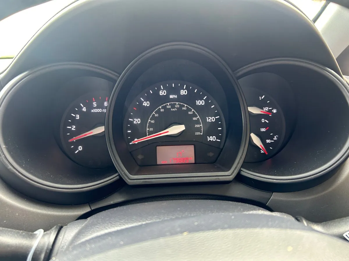 Kia Rio 2014 - Image 2