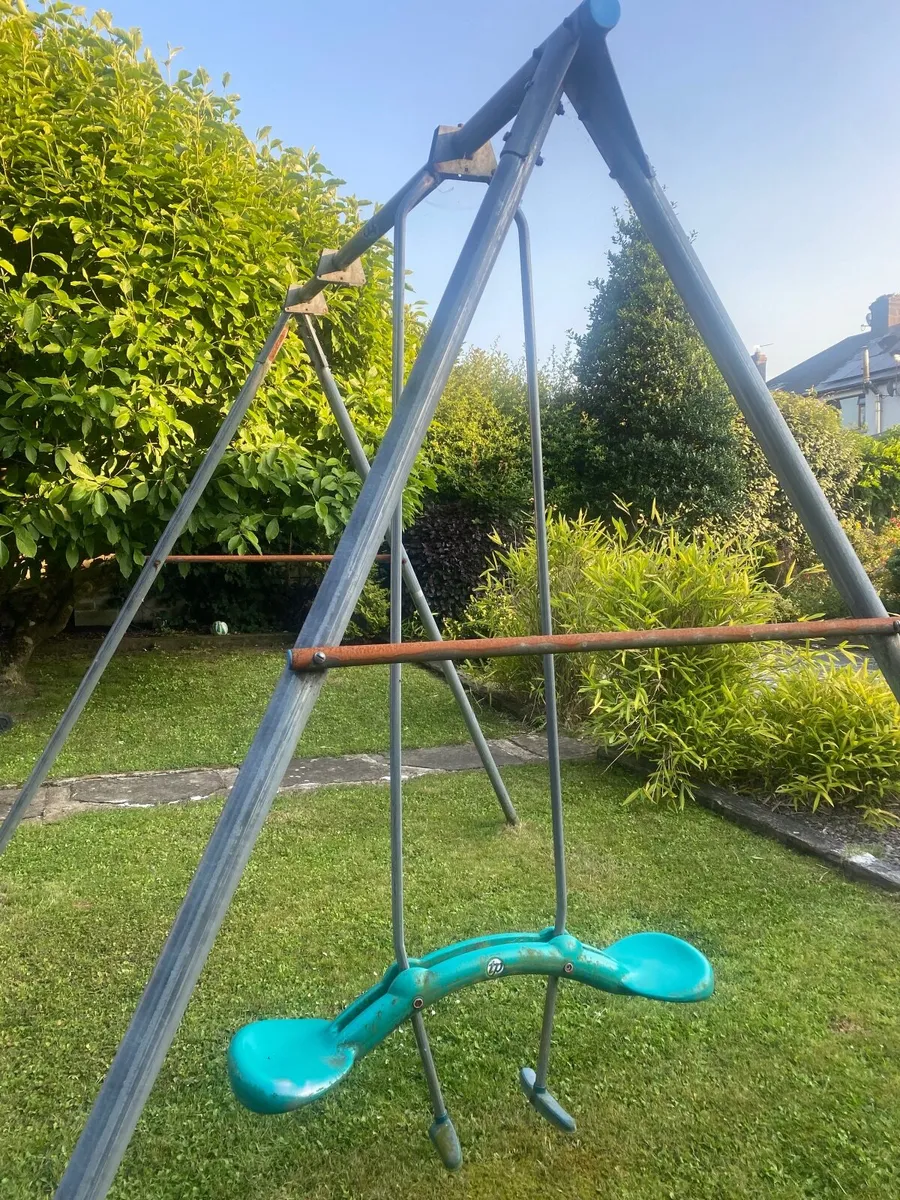 Swing set - Image 3