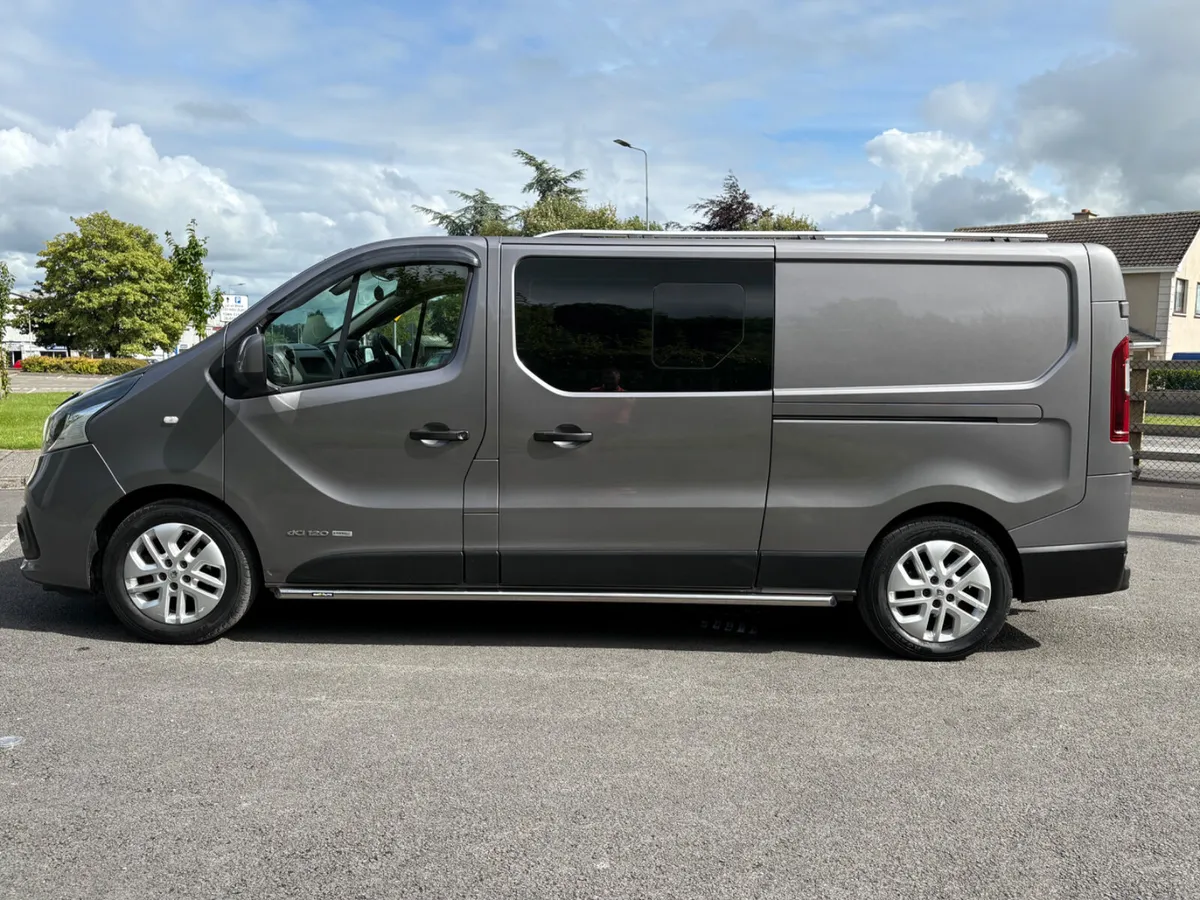 ABSOLUTELY STUNNING CREW CAB TRAFIC - Image 4