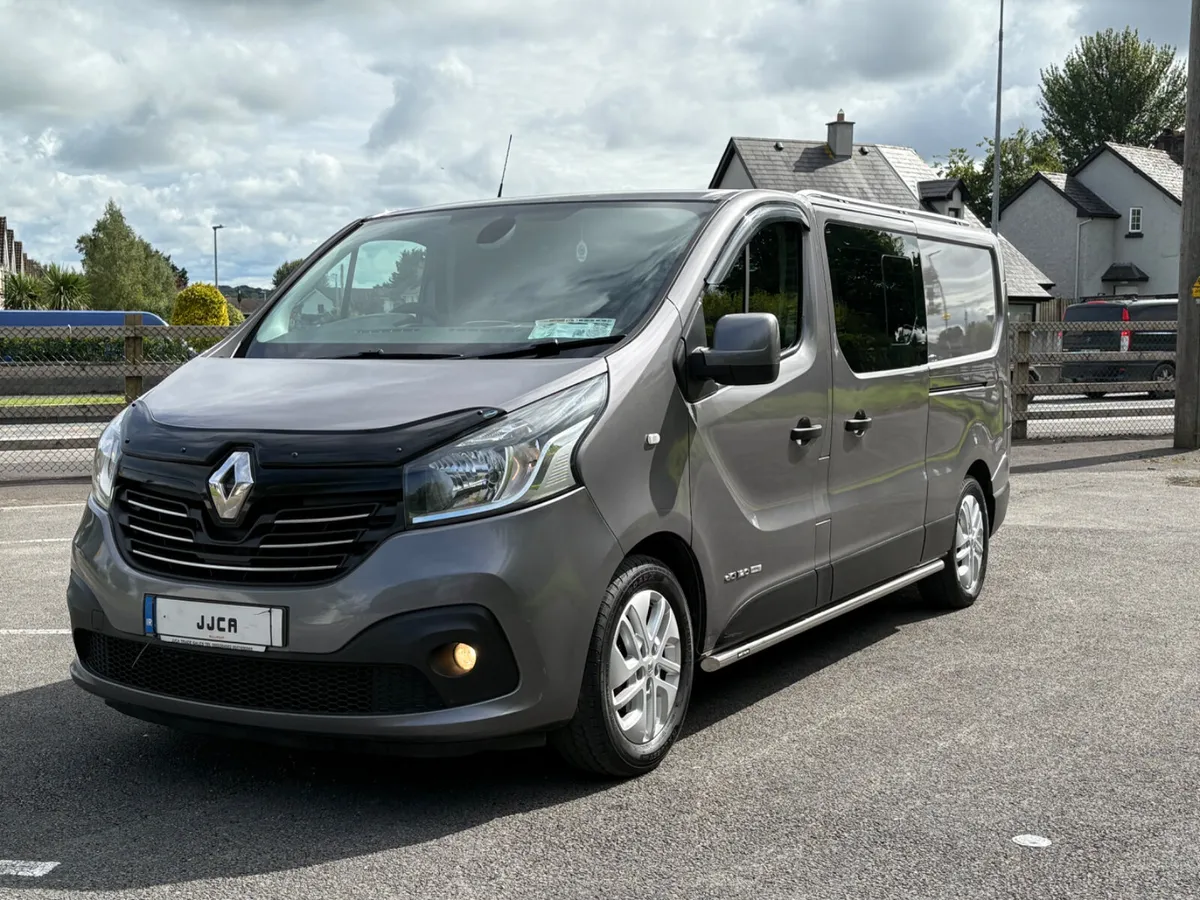 ABSOLUTELY STUNNING CREW CAB TRAFIC - Image 3