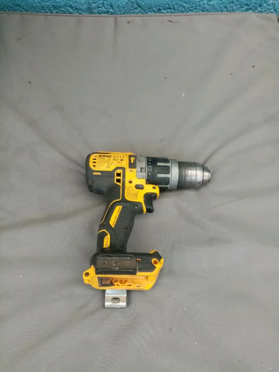 Dewalt Brushless 18v xr Battery Combi Drill - Image 1