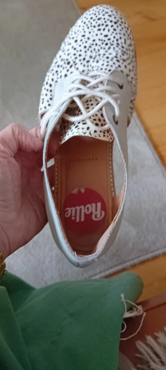 Shoes - Image 4