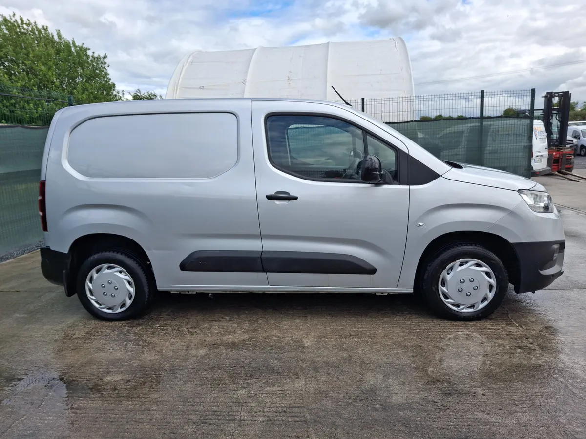 222 Toyota Proace  Very light damage - Image 1