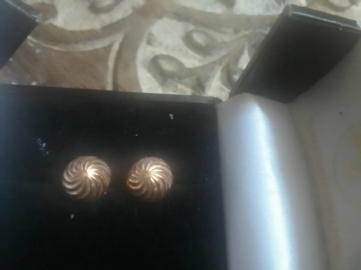 9ct ROSE GOLD ROUND BUTTON STUD EARRINGS NEW - Image 1