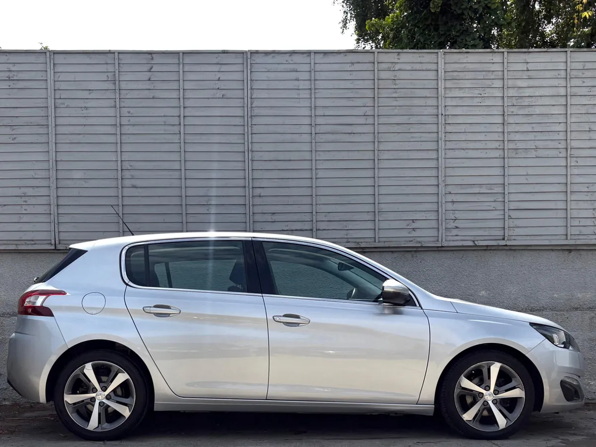 Peugeot 308 2015 / 1.6 E Hdi / ALLURE - Image 2
