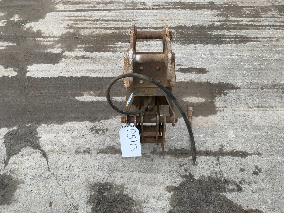 Log Grab – Suits 6 Ton Digger - Image 1