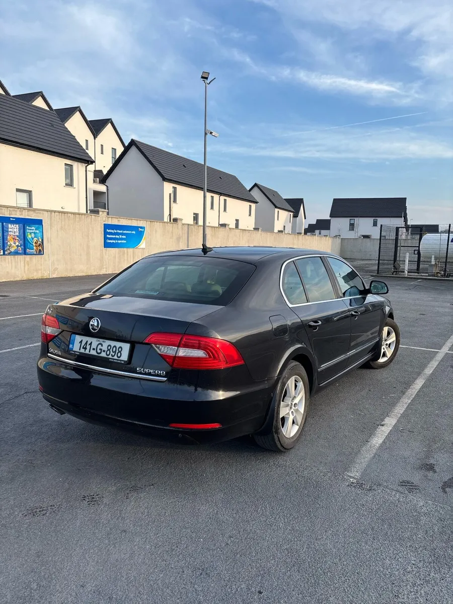 Skoda Superb 2014 - Image 1
