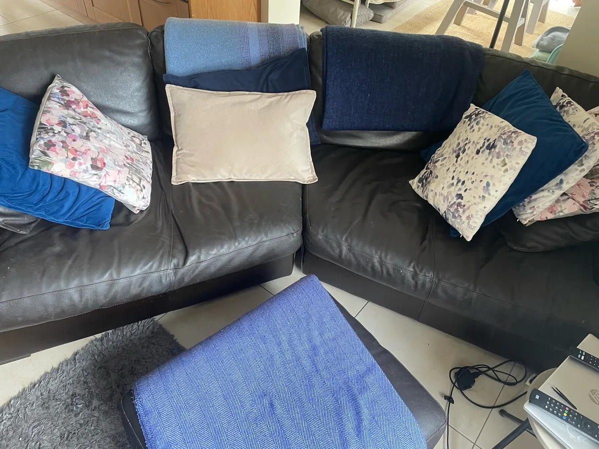 Leather couch set - Image 2