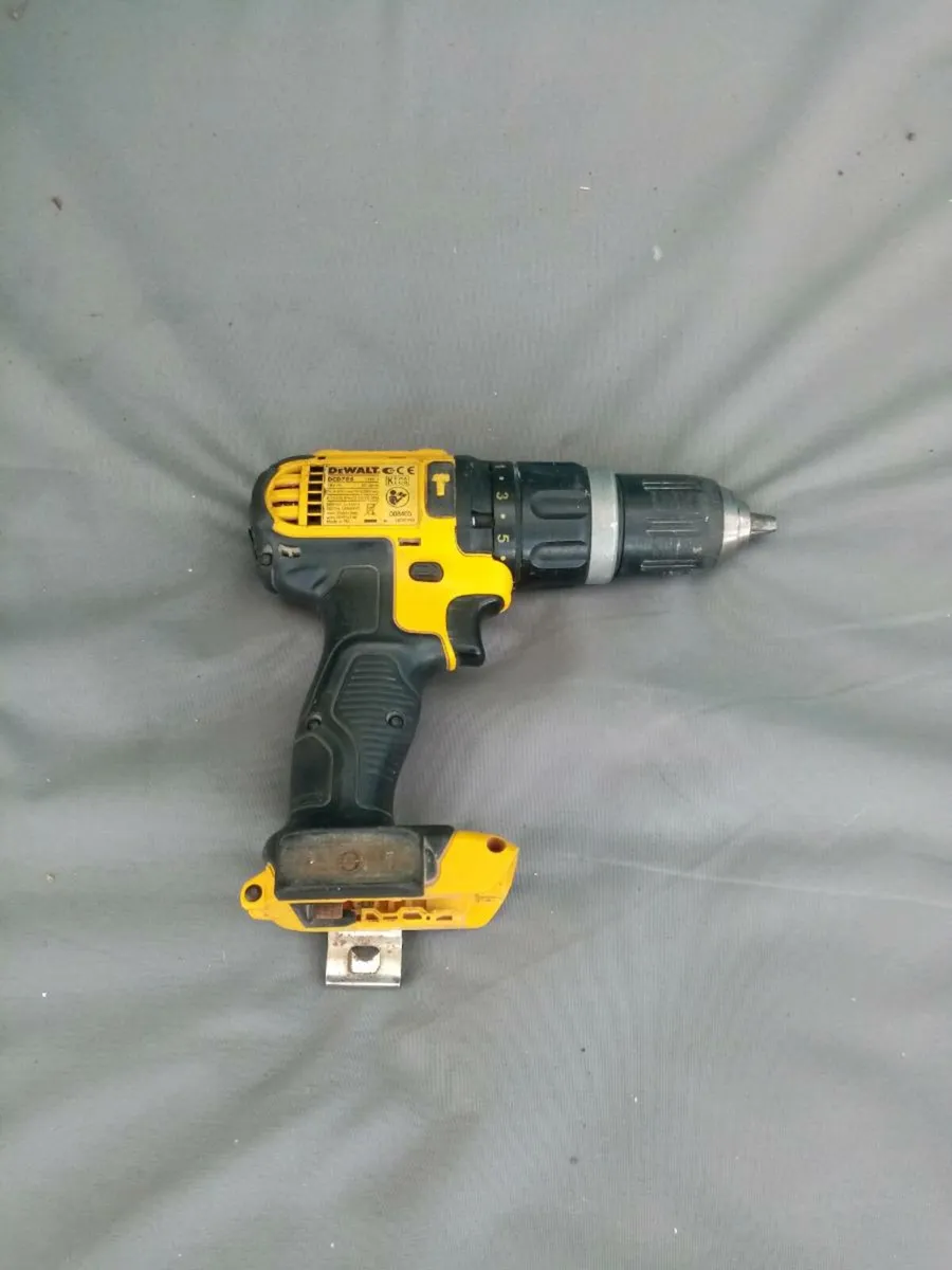 Dewalt 18v XR LI-ION Battery Combi Hammer Drill - Image 2