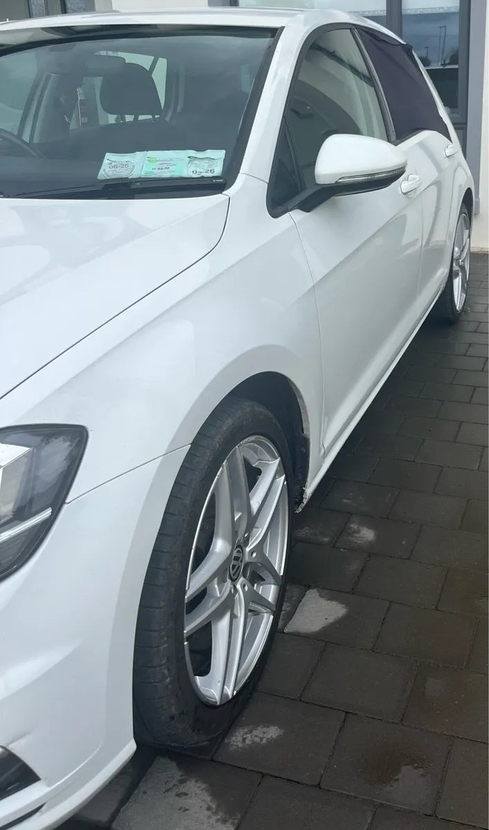 Volkswagen Golf - Image 4