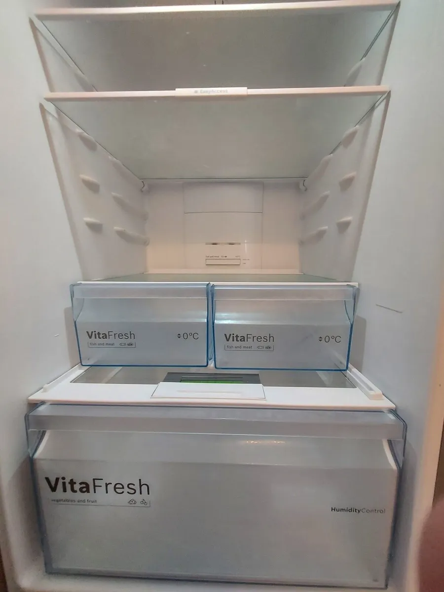 Bosch Frost Free Fridge Freezer - Image 4