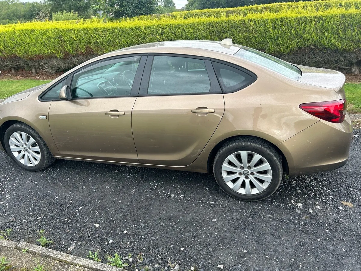 Opel Astra - Image 2