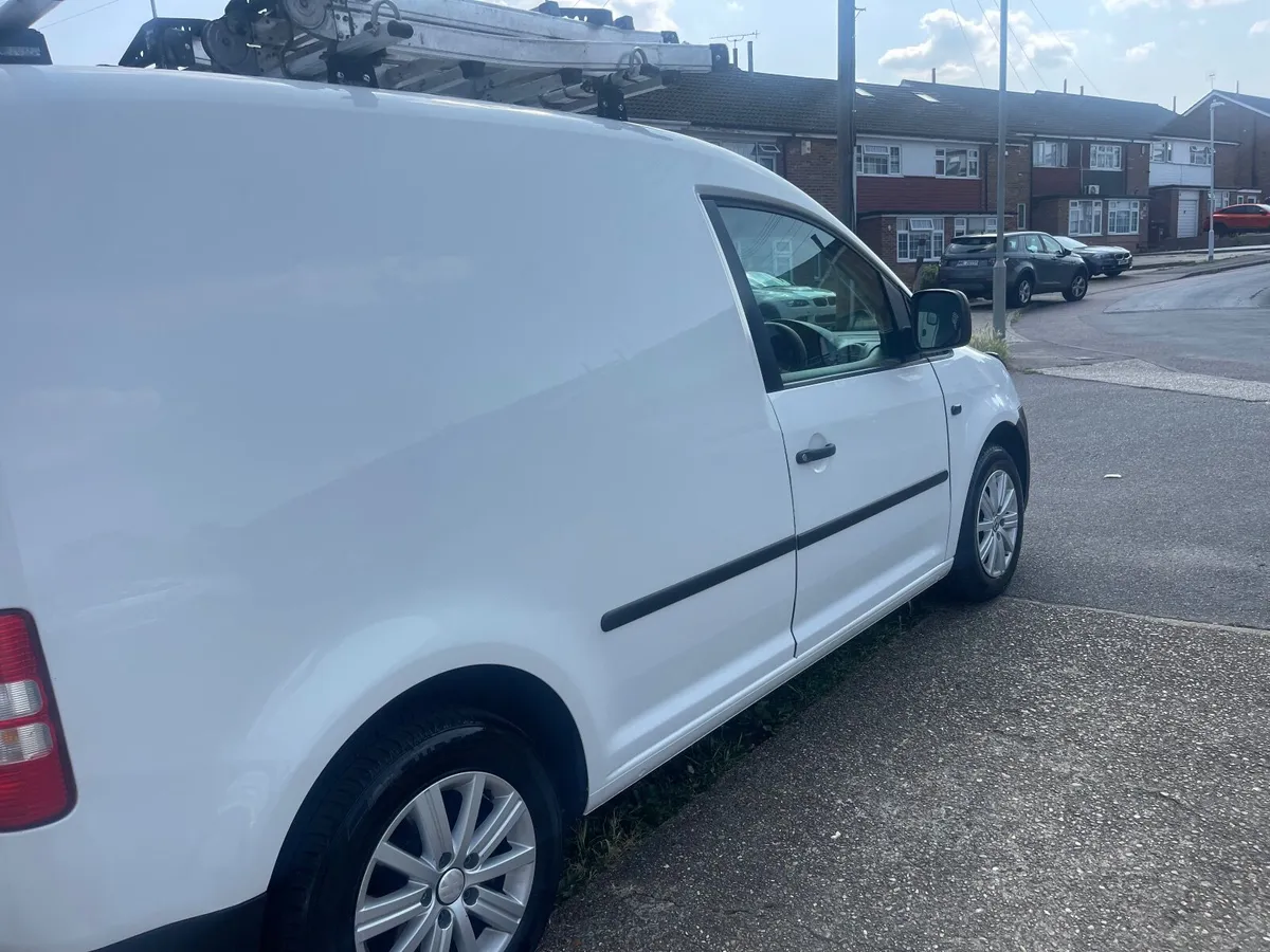 Volkswagen Caddy 2011 - Image 3