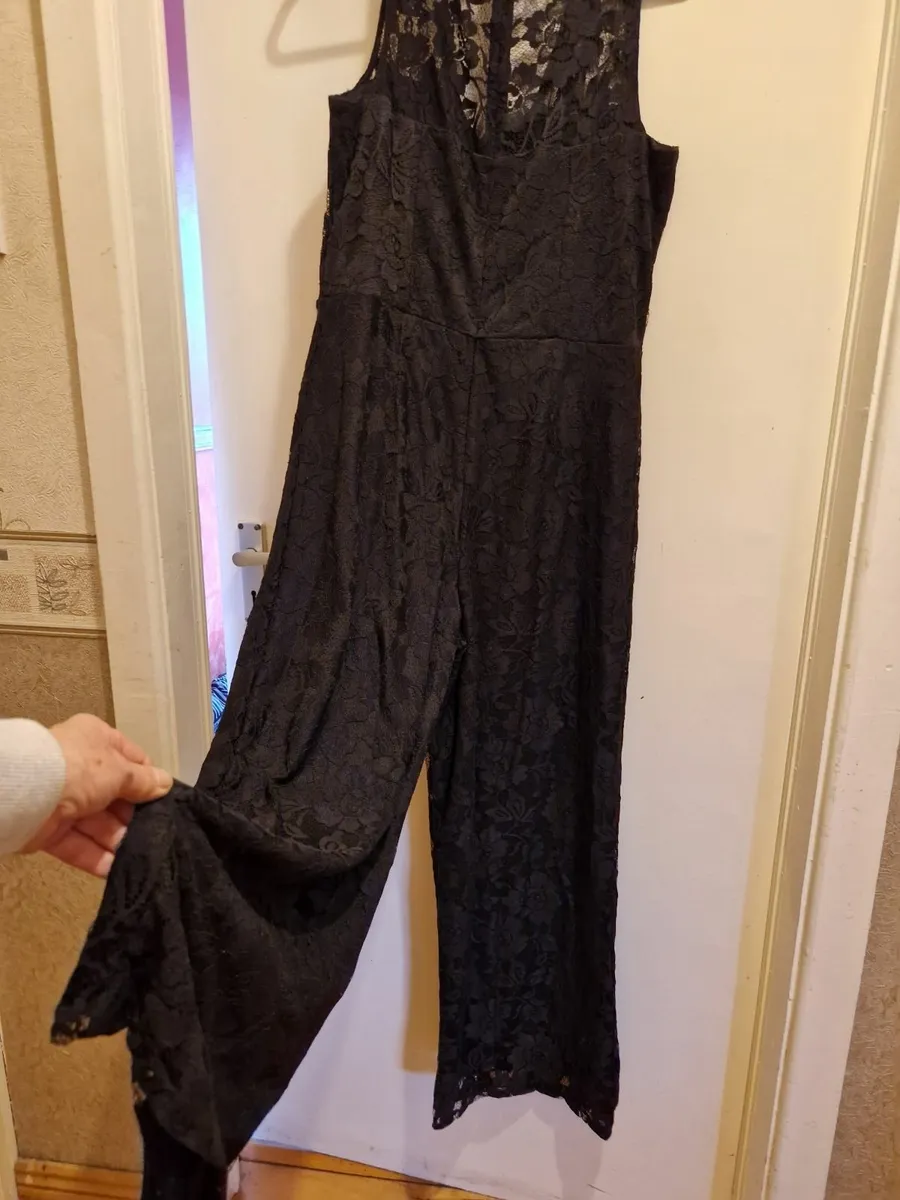 1500 worth of ladies  clothing  Selling for 500 - Image 3