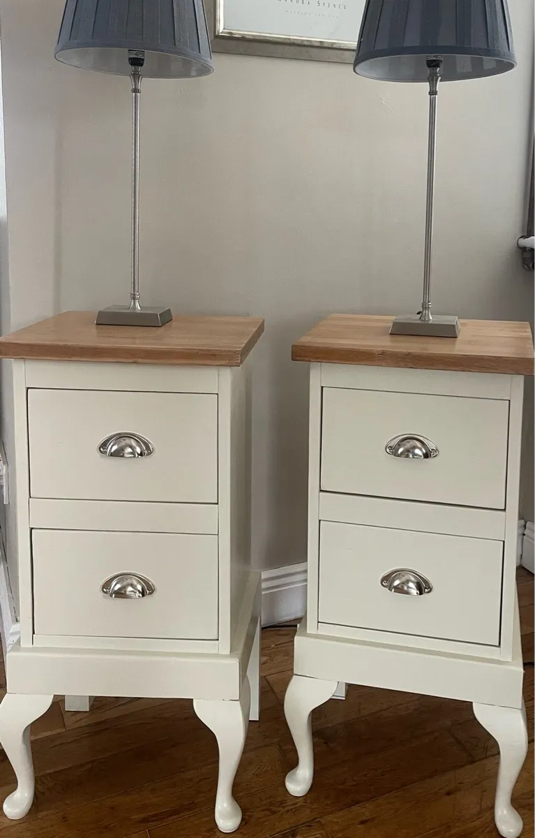 Pair of country chic  bedside lockers - Image 2