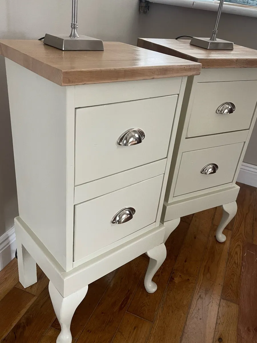 Pair of country chic  bedside lockers - Image 3