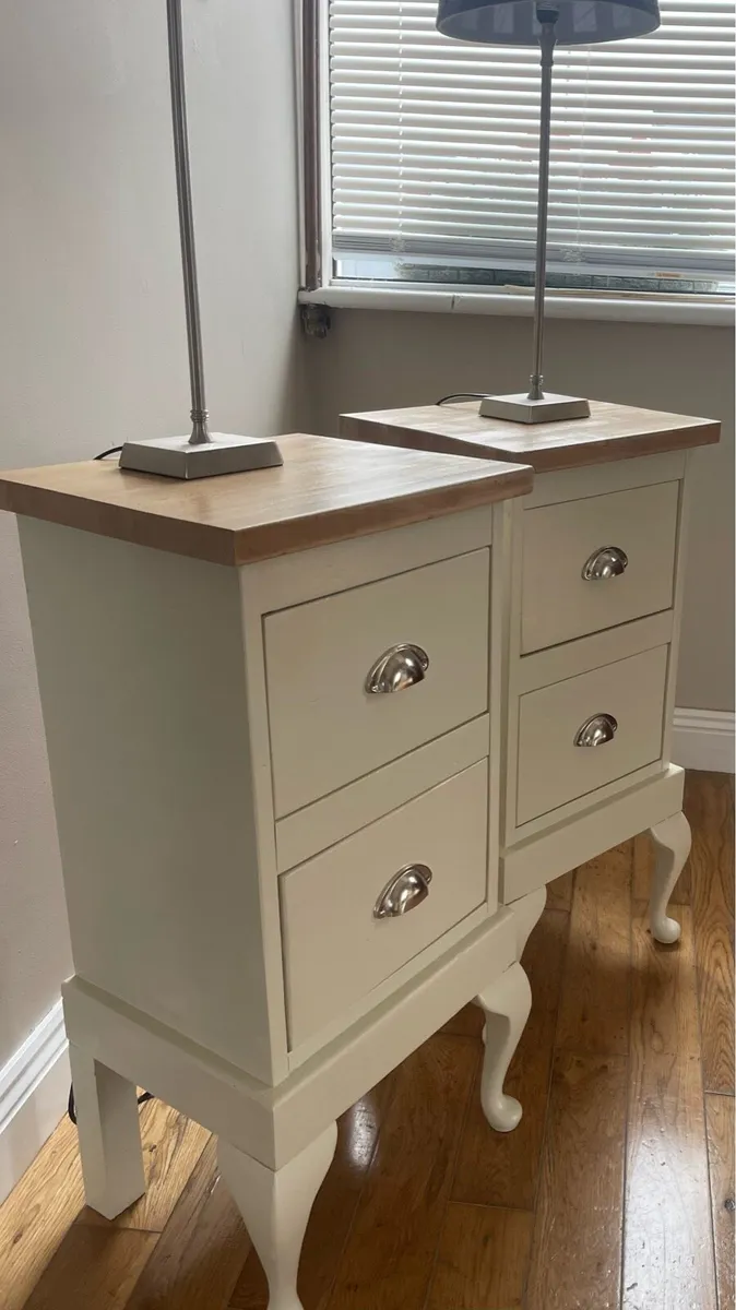 Pair of country chic  bedside lockers - Image 4
