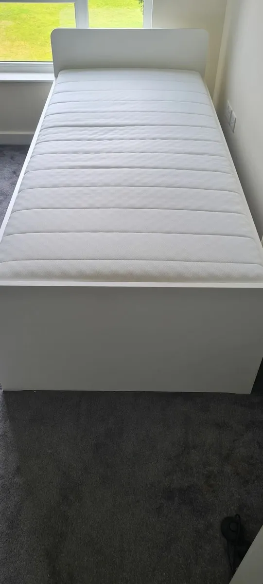 Single bed - Image 2