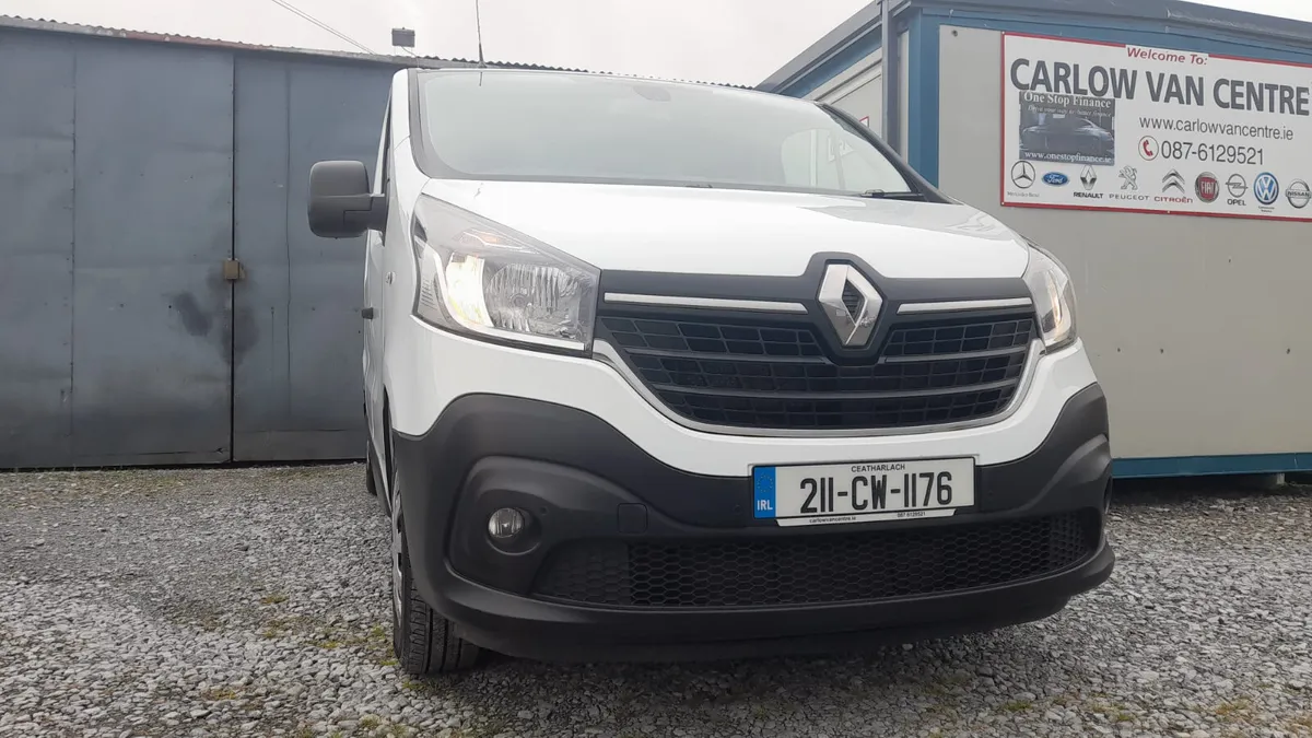 211 Renault Trafic 2.0 dci 120 lwb - Image 2