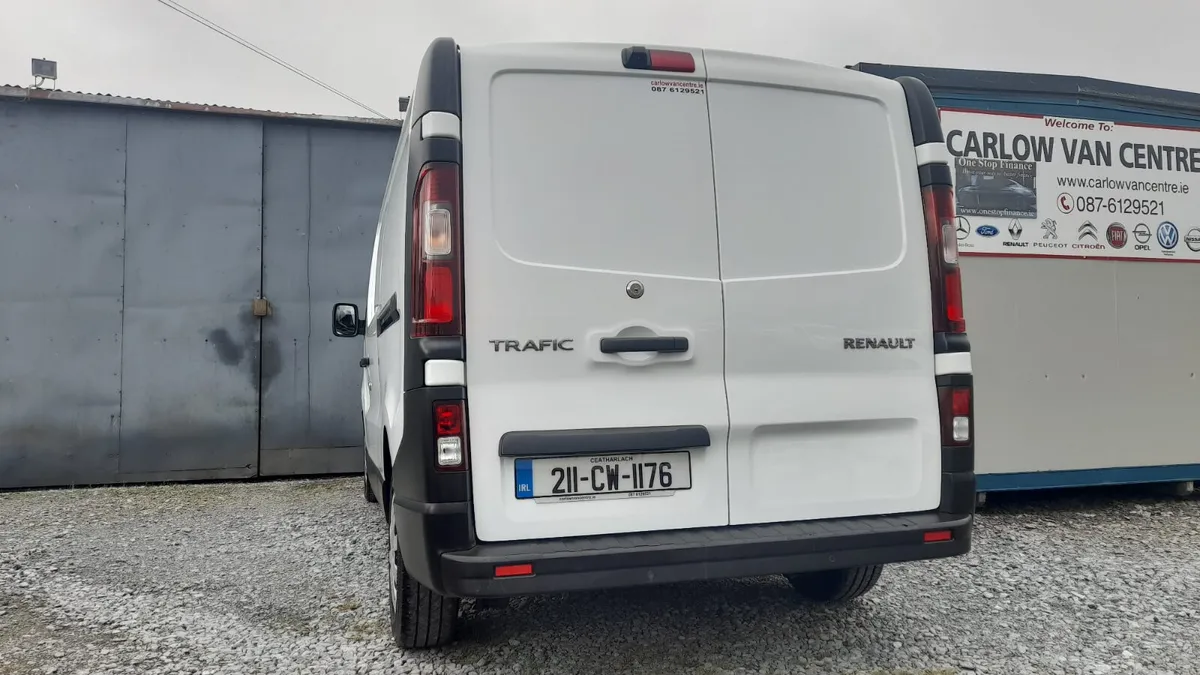 211 Renault Trafic 2.0 dci 120 lwb - Image 4