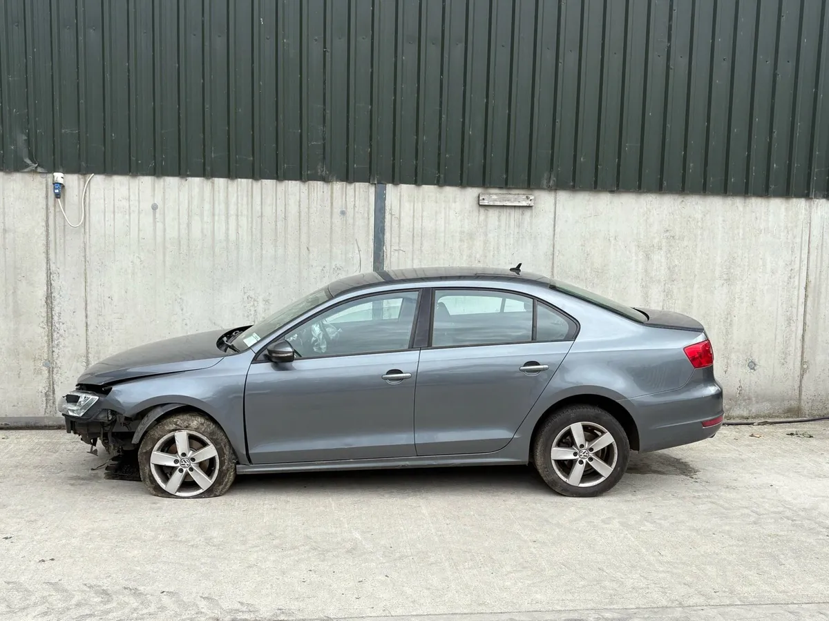 2013 VW Jetta for parts - Image 4