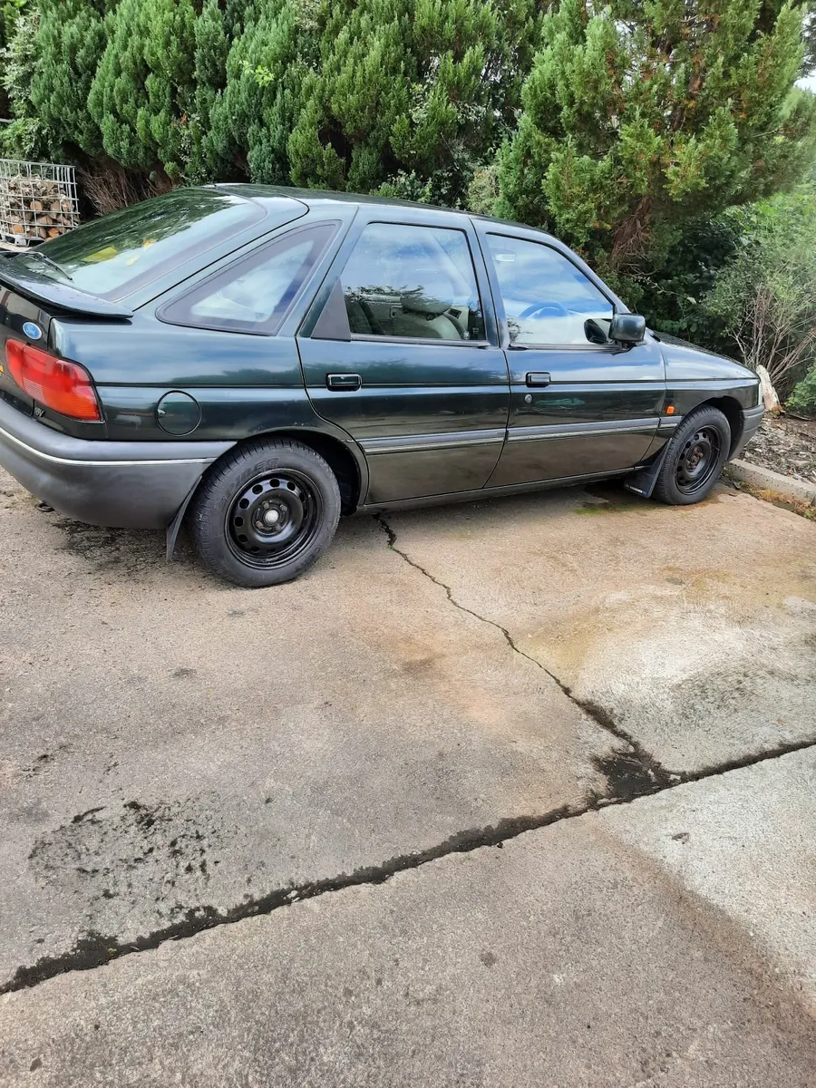 Ford Escort 1994 - Image 2