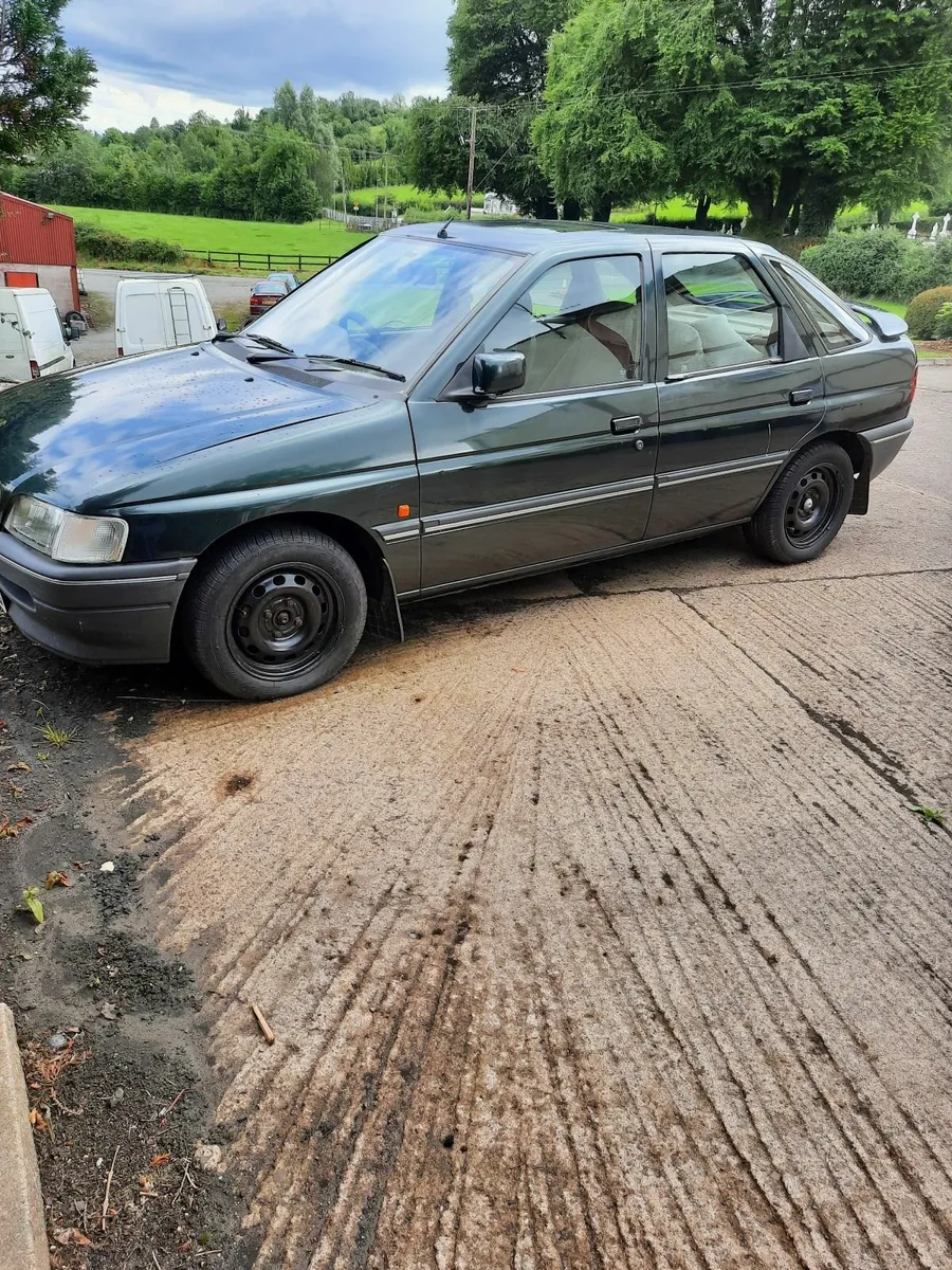 Ford Escort 1994 - Image 1