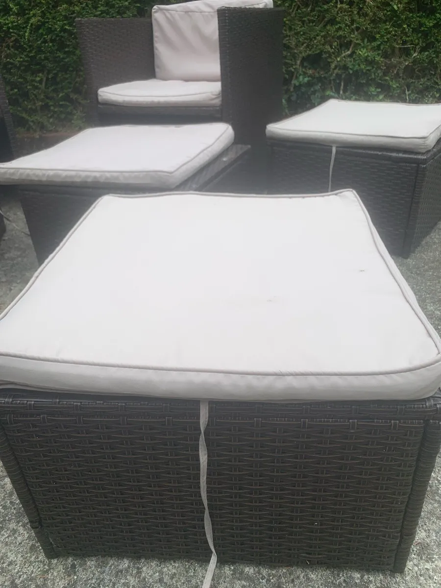 Rattan chairs and stools - Image 3