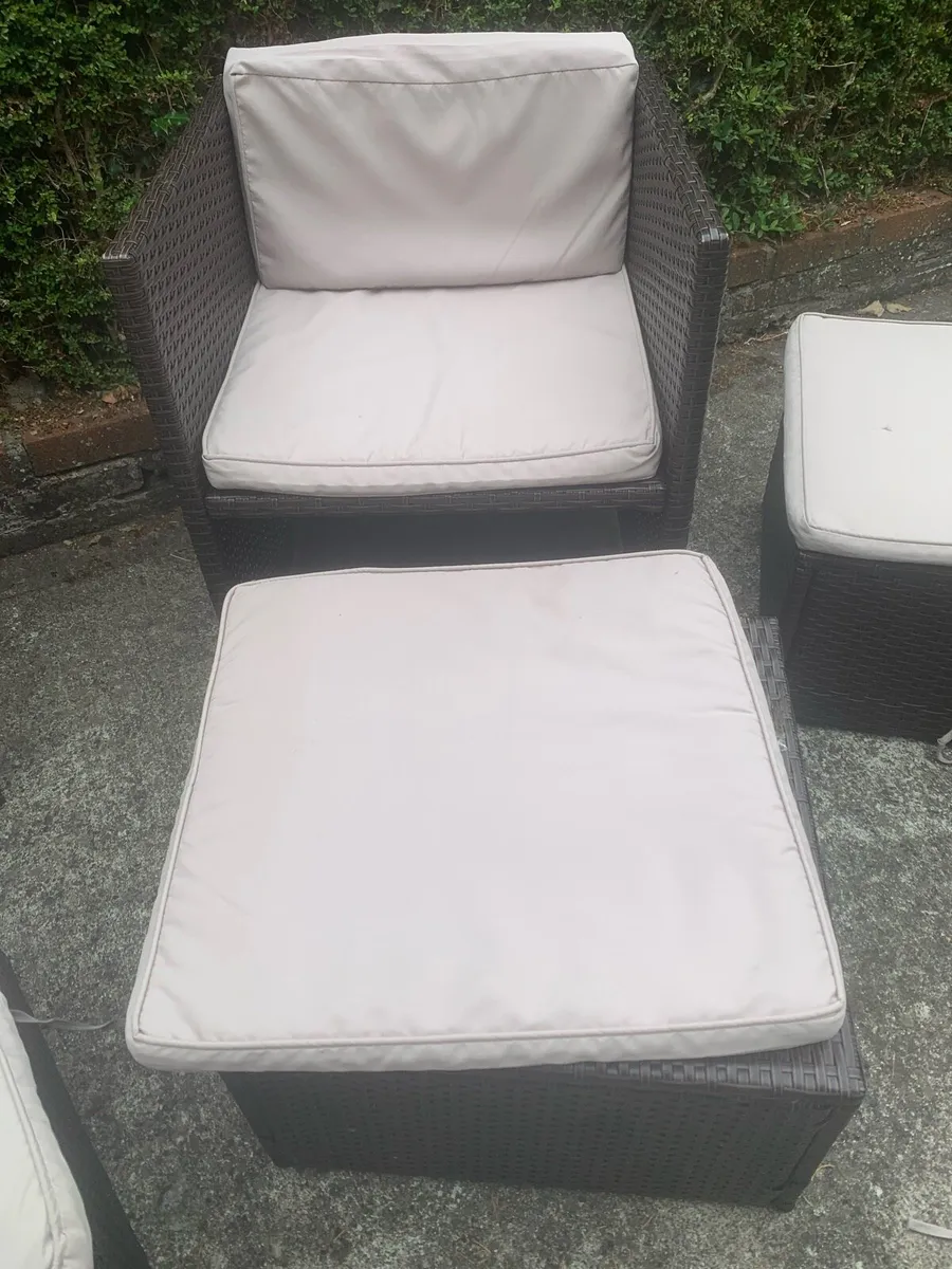 Rattan chairs and stools - Image 4