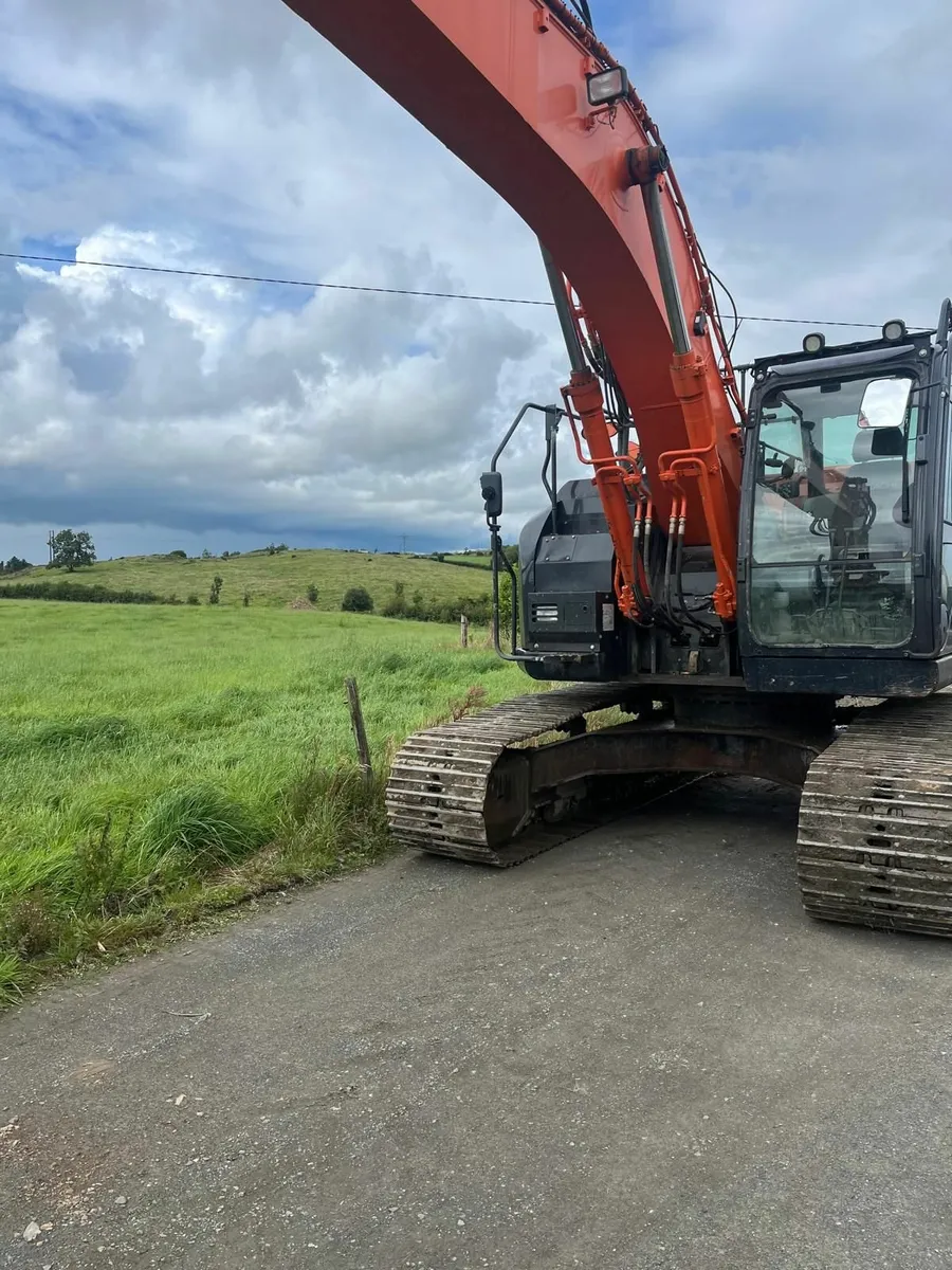 HITACHI ZAXIS  225-6 - Image 2