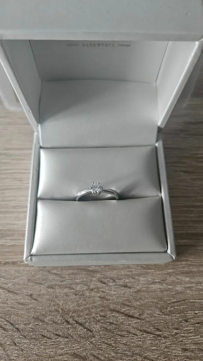 Diamond Ring - Image 1