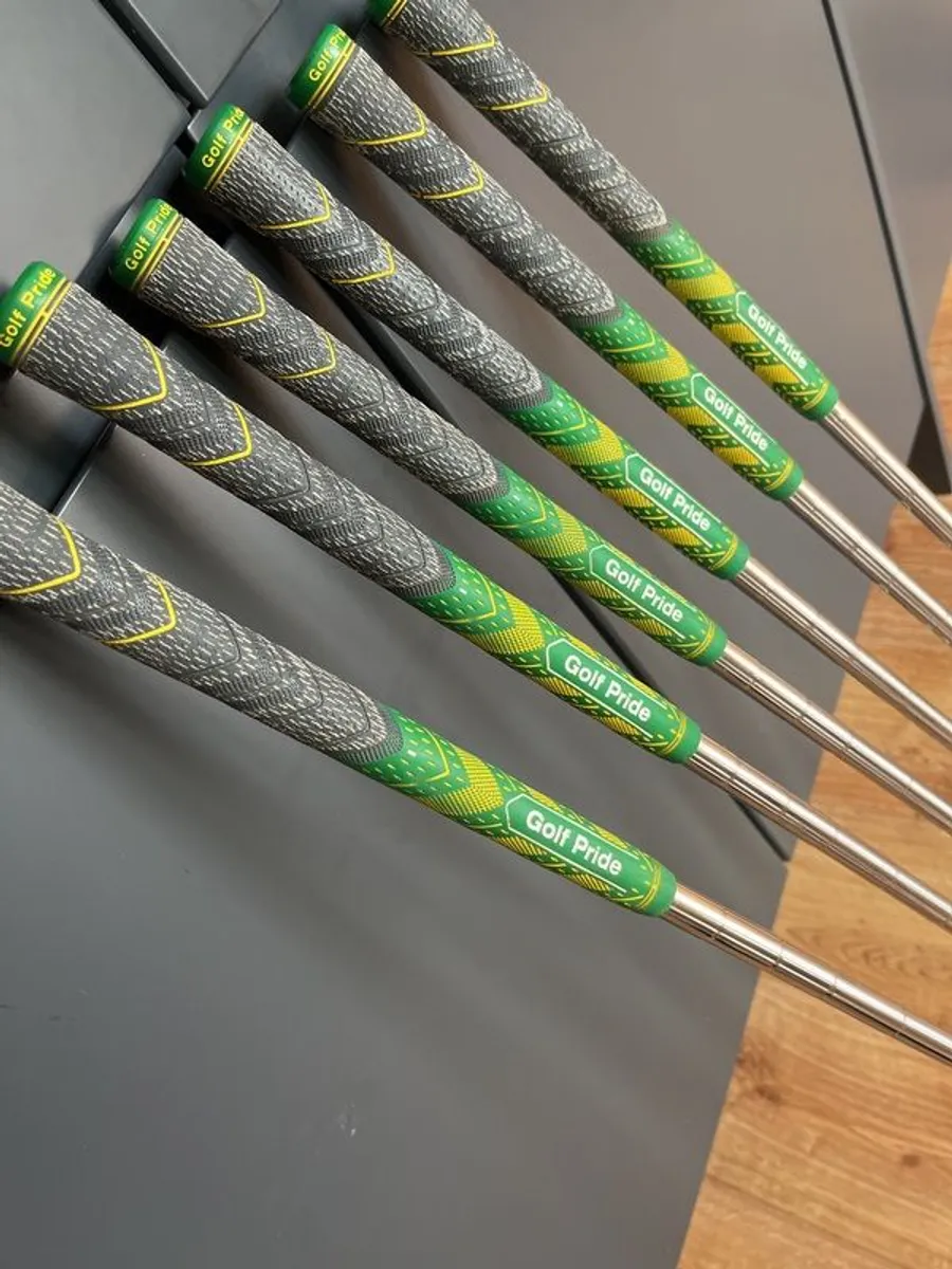 Titelist T150S irons 5-PW left handed - Image 2