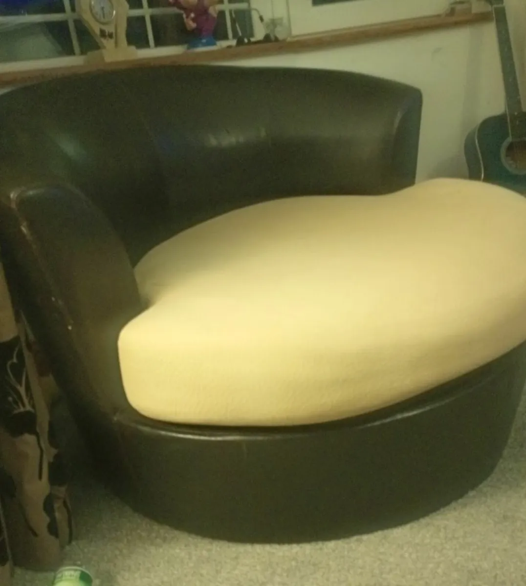 Swivel chair
