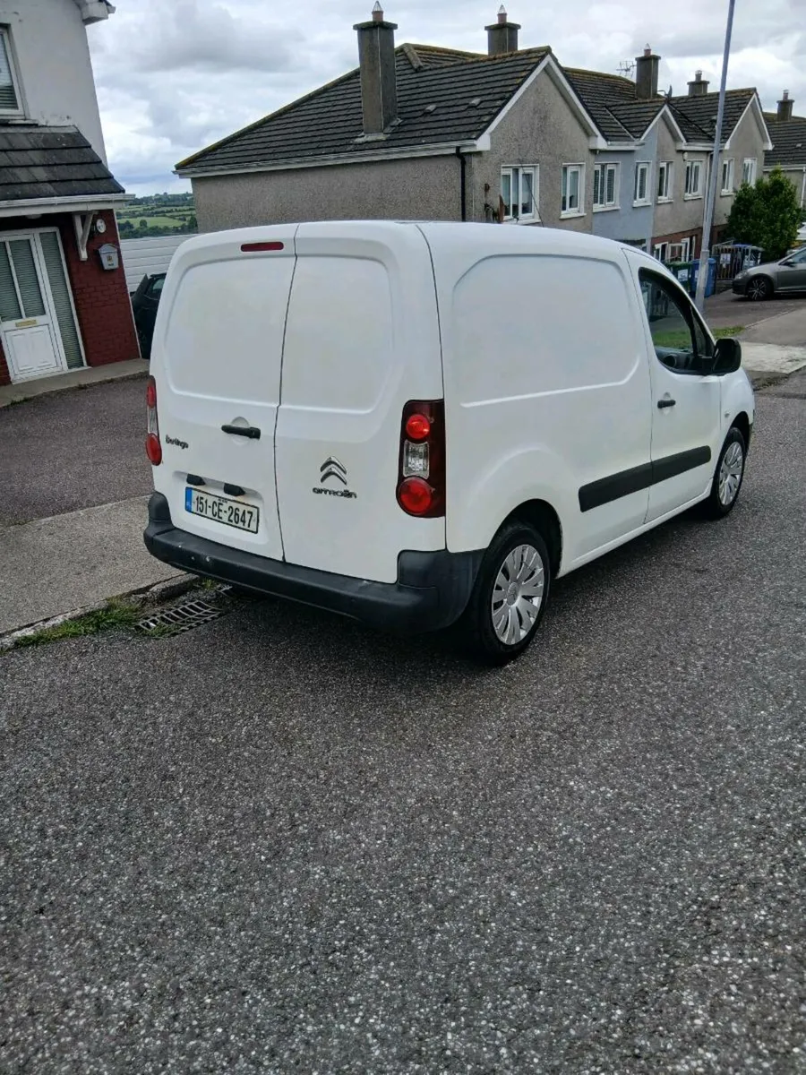 151 BERLINGO  TAX AND CVRT 3 SEATER - Image 2