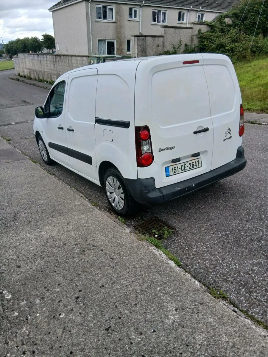 151 BERLINGO  TAX AND CVRT 3 SEATER - Image 3