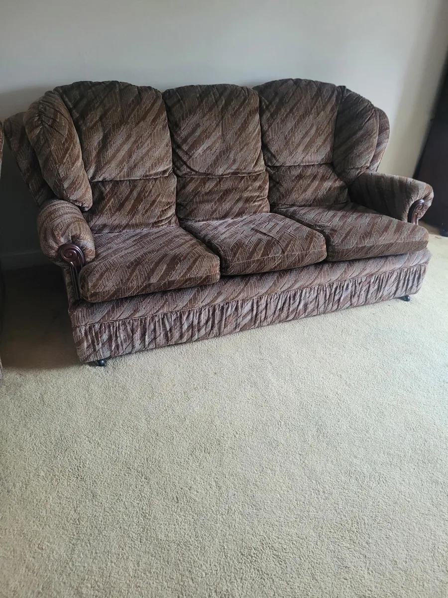Sofa and two arm chairs - Image 1