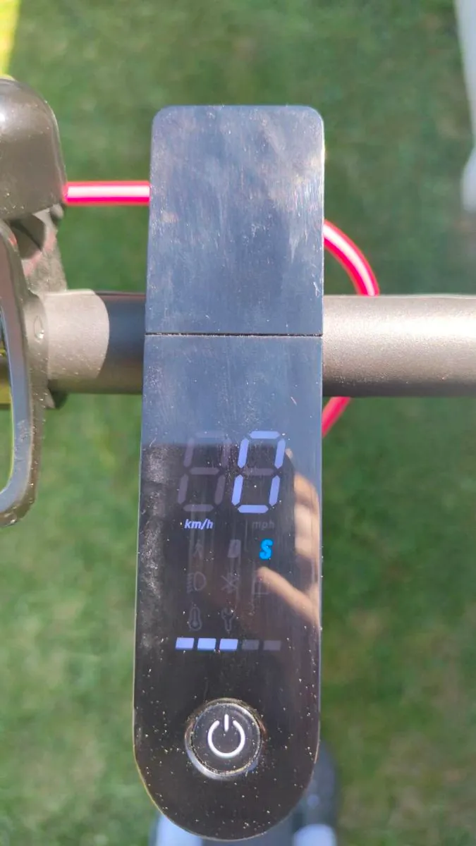Selling Xiaomi pro 2 electric scooter - Image 4