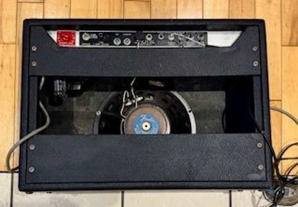 Vintage Fender Deluxe Reverb - Image 2