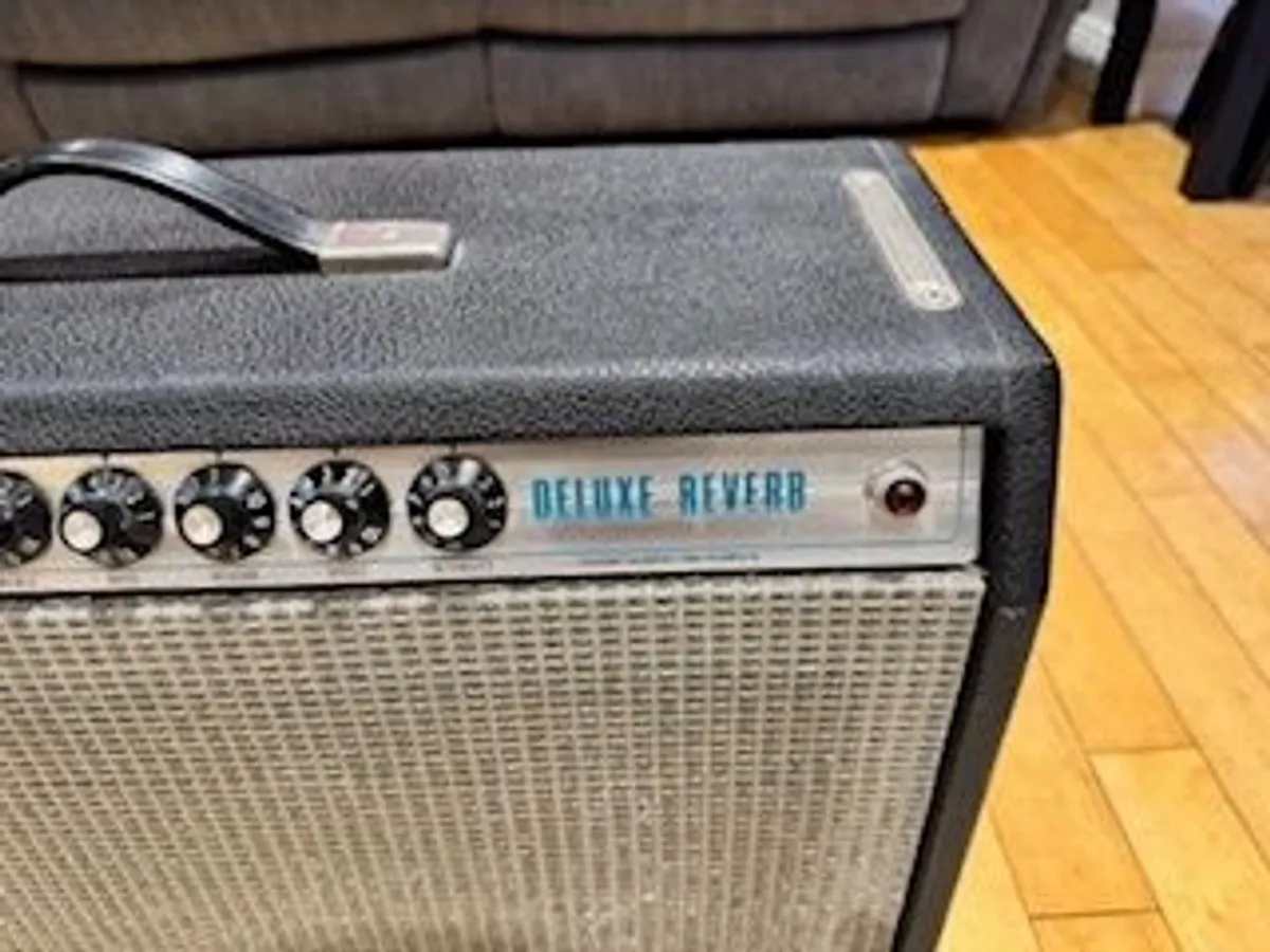 Vintage Fender Deluxe Reverb - Image 3