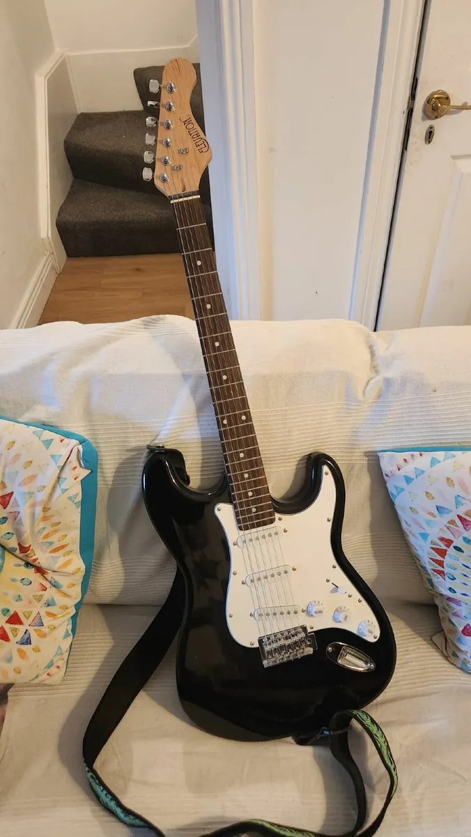 Electric Guitar - Image 3